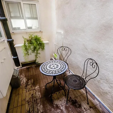 アパート Spacious スリーマ