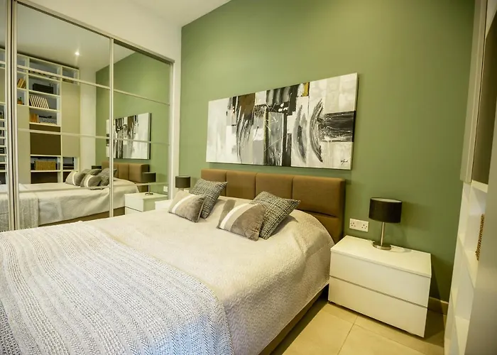 Spacious Apartament Sliema