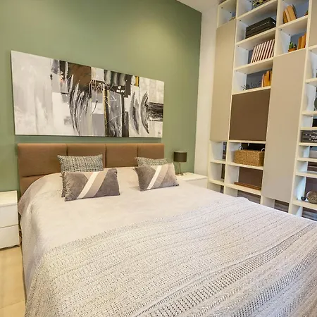 Lägenhet Spacious Sliema